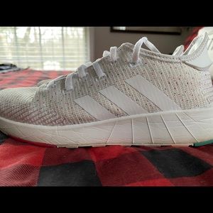 Adidas Cloud Foam size 7